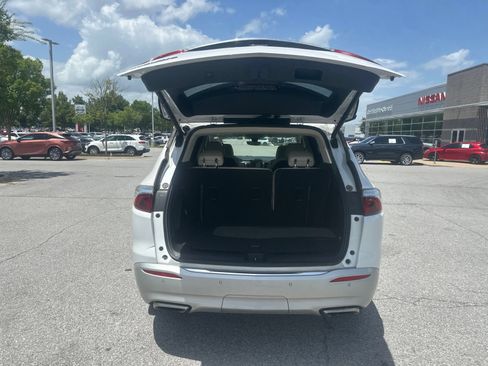 Used 2023 Buick Enclave Premium w/ Experience Buick Package AWD/4WD image 11