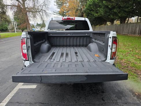 Used 2020 GMC Canyon 2WD Crew Cab image 6