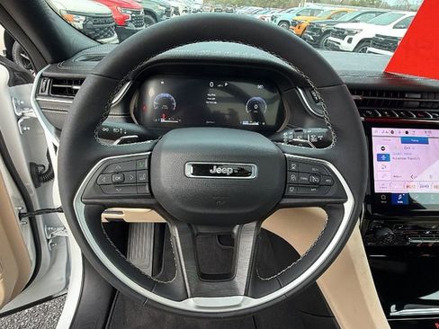 Used 2025 Jeep Grand Cherokee Limited w/ Trailer Tow Package image 24