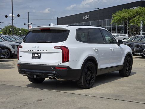 Used 2022 Kia Telluride SX w/ SX Prestige Package image 4