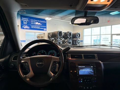 Used 2014 GMC Yukon XL Denali AWD/4WD image 10