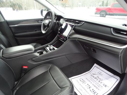 Used 2023 Jeep Grand Cherokee L Limited w/ Luxury Tech Group II image 50