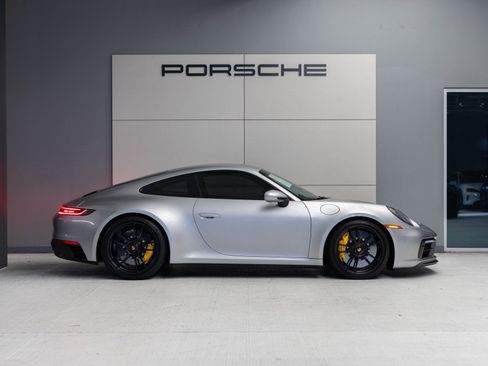 Certified 2024 Porsche 911 Carrera GTS image 8