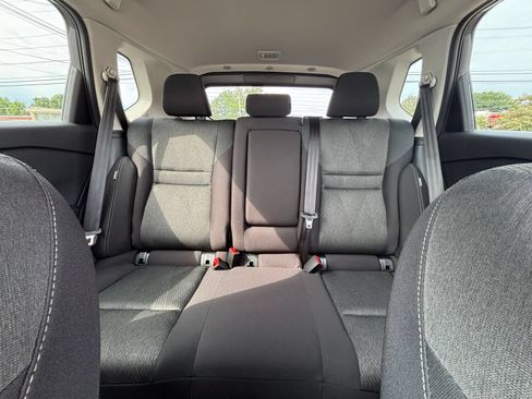 Used 2026 Nissan Rogue SV AWD/4WD image 38