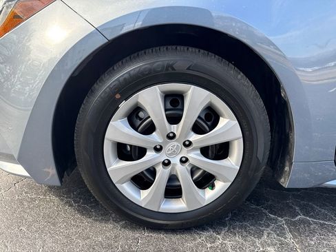 Used 2025 Toyota Corolla LE image 9