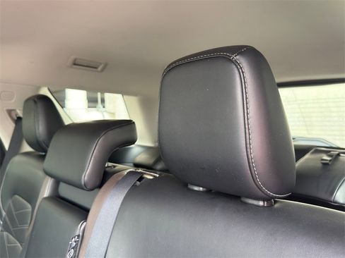 Used 2023 Nissan Pathfinder Platinum w/ Lighting Package (N92) image 34