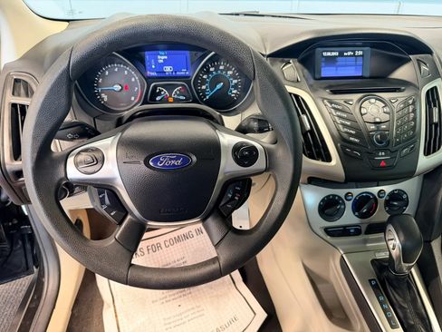 Used 2013 Ford Focus SE FWD image 8