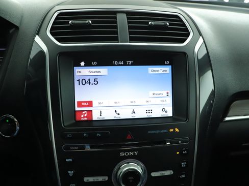 Used 2017 Ford Explorer Limited w/ Equipment Group 301A FWD image 19