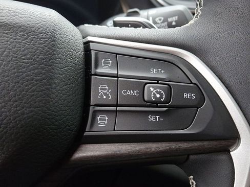 Used 2023 Jeep Grand Cherokee L Limited w/ Black Appearance Package AWD/4WD image 24