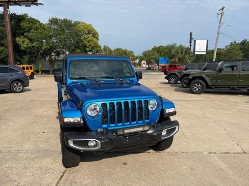 Used 2021 Jeep Gladiator Sport AWD/4WD image 3