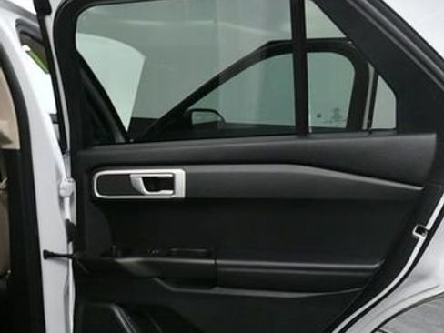 Used 2021 Ford Explorer 4WD image 11