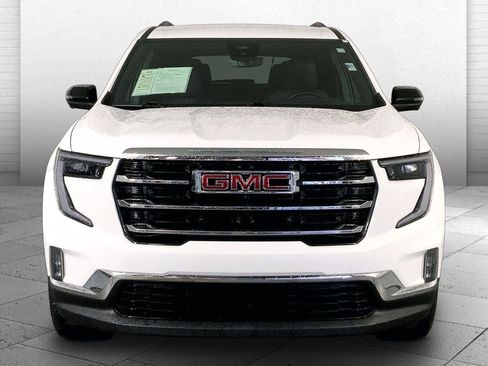 Used 2026 GMC Acadia Elevation w/ Elevation Premium Package FWD image 2