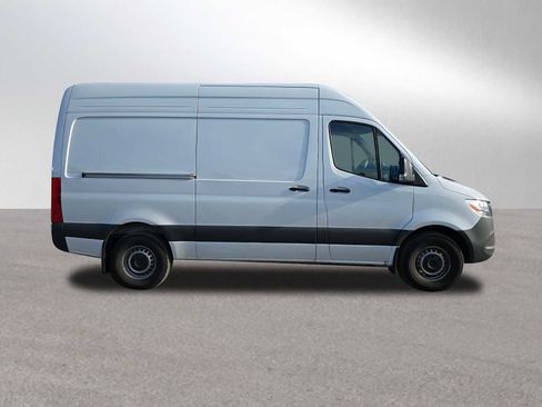 Used 2025 Mercedes-Benz Sprinter 2500 image 2