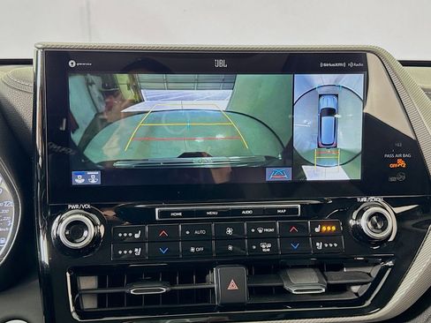 Used 2021 Toyota Highlander Platinum image 42