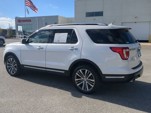 Used 2019 Ford Explorer Platinum image 15