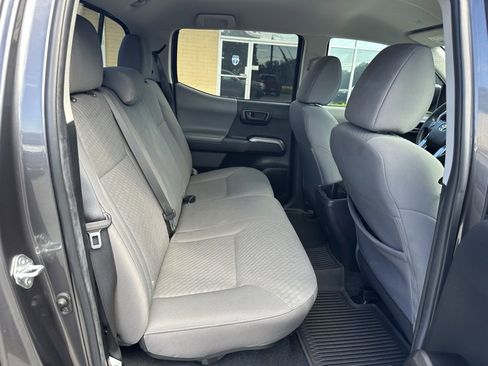 Used 2022 Toyota Tacoma SR5 image 18