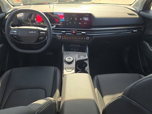 New 2026 Kia Sportage EX image 13