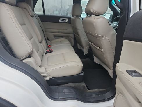 Used 2015 Ford Explorer XLT w/ Equipment Group 202B image 6
