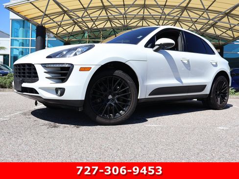 Used 2018 Porsche Macan AWD/4WD image 1