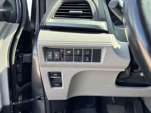 Used 2018 Honda Odyssey EX-L image 10