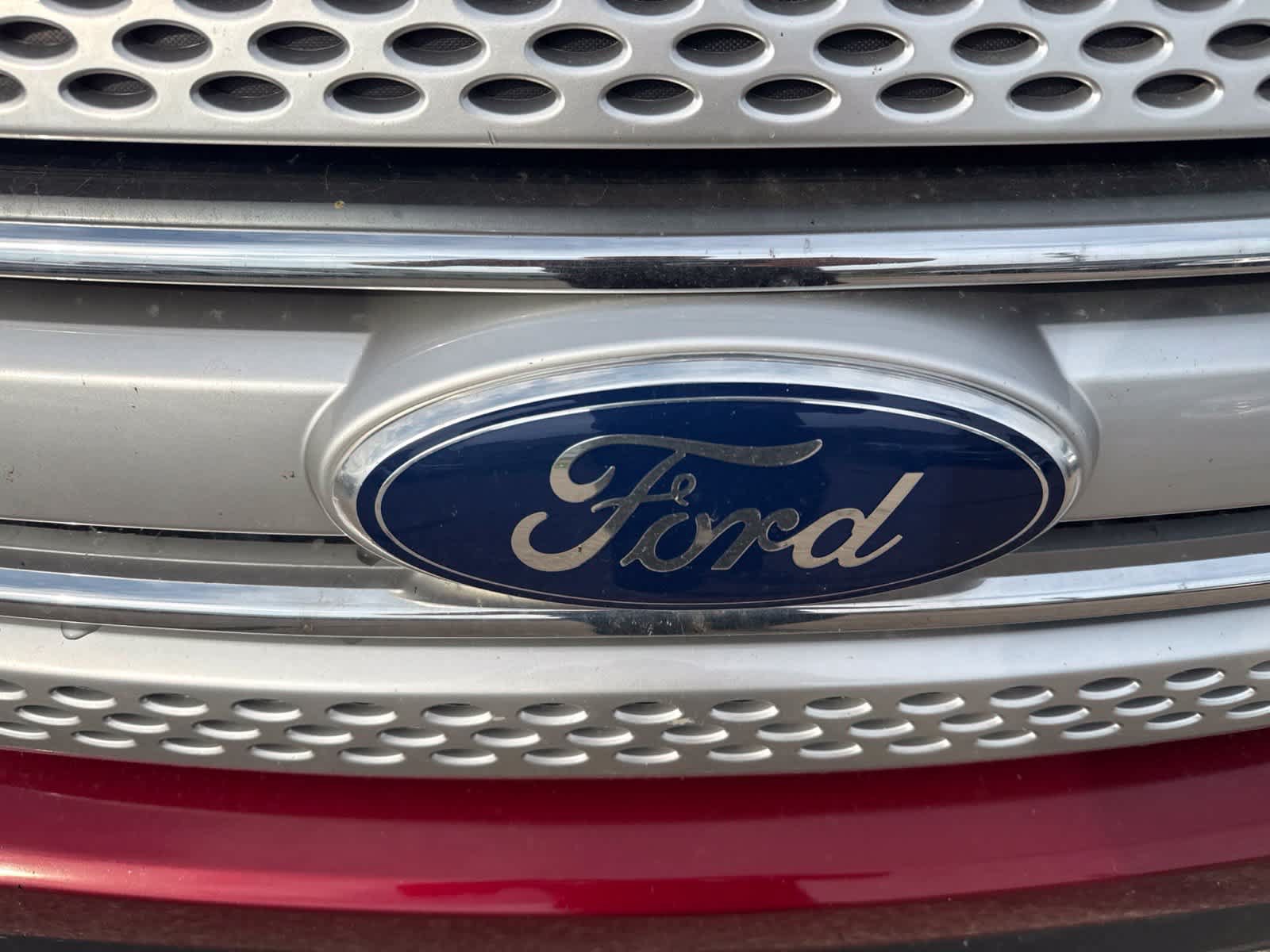 Used 2014 Ford Explorer XLT w/ Equipment Group 202A AWD/4WD image 11