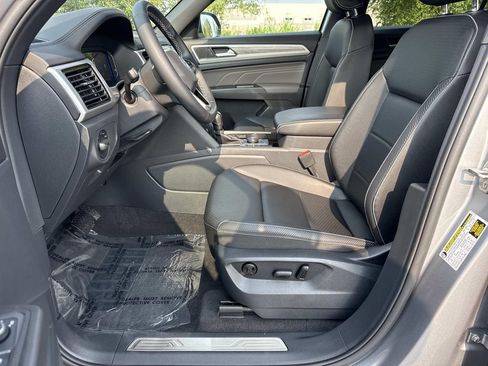 Used 2023 Volkswagen Atlas Cross Sport SE AWD/4WD image 24