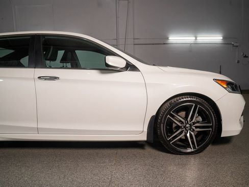Used 2017 Honda Accord Sport Special Edition image 4