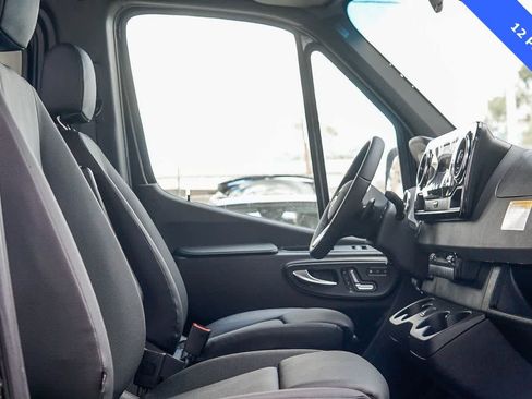 Used 2024 Mercedes-Benz Sprinter 2500 image 19