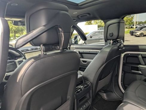 Used 2026 Land Rover Defender 110 X-Dynamic SE AWD/4WD image 13