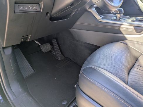 Used 2024 MAZDA CX-90 3.3 Turbo w/ Premium Package image 14