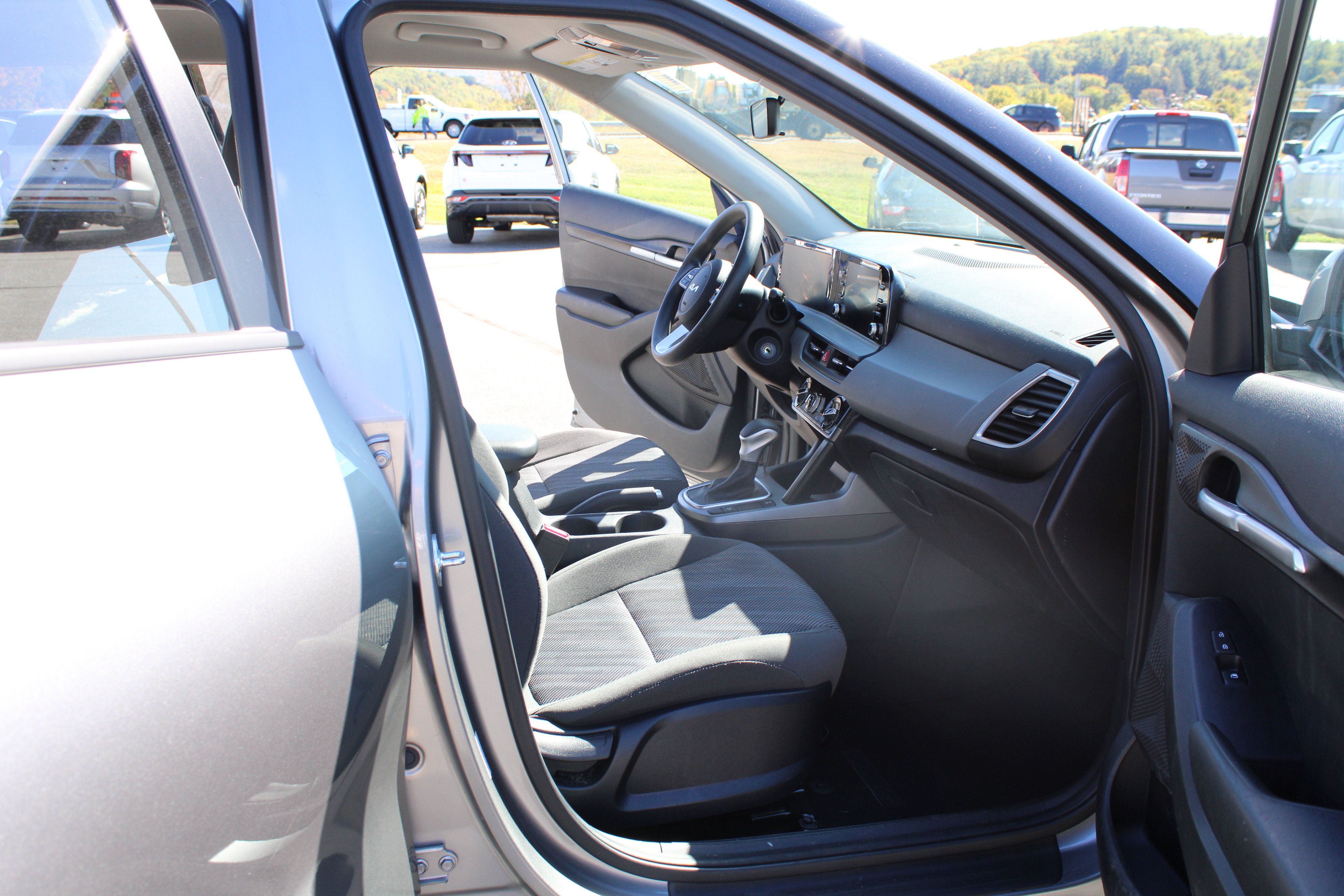 Used 2024 Kia Seltos LX AWD/4WD image 18