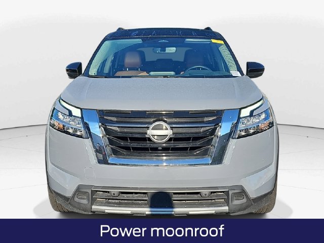 Used 2024 Nissan Pathfinder Platinum FWD image 10