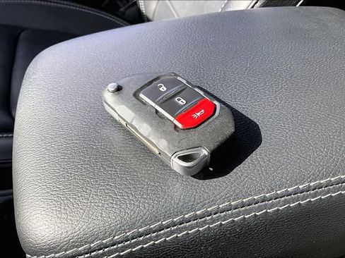 Used 2023 Jeep Wrangler Unlimited Sahara image 34