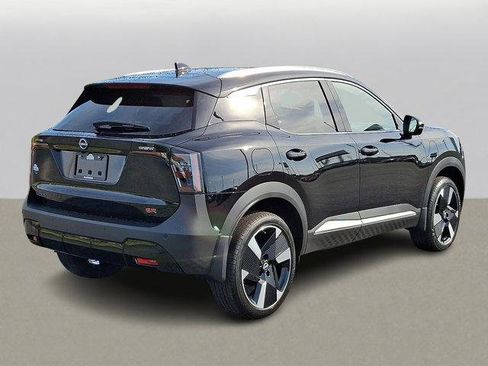 New 2025 Nissan Kicks SR image 3