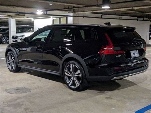 New 2026 Volvo V60 B5 Cross Country Plus w/ Climate Package image 5
