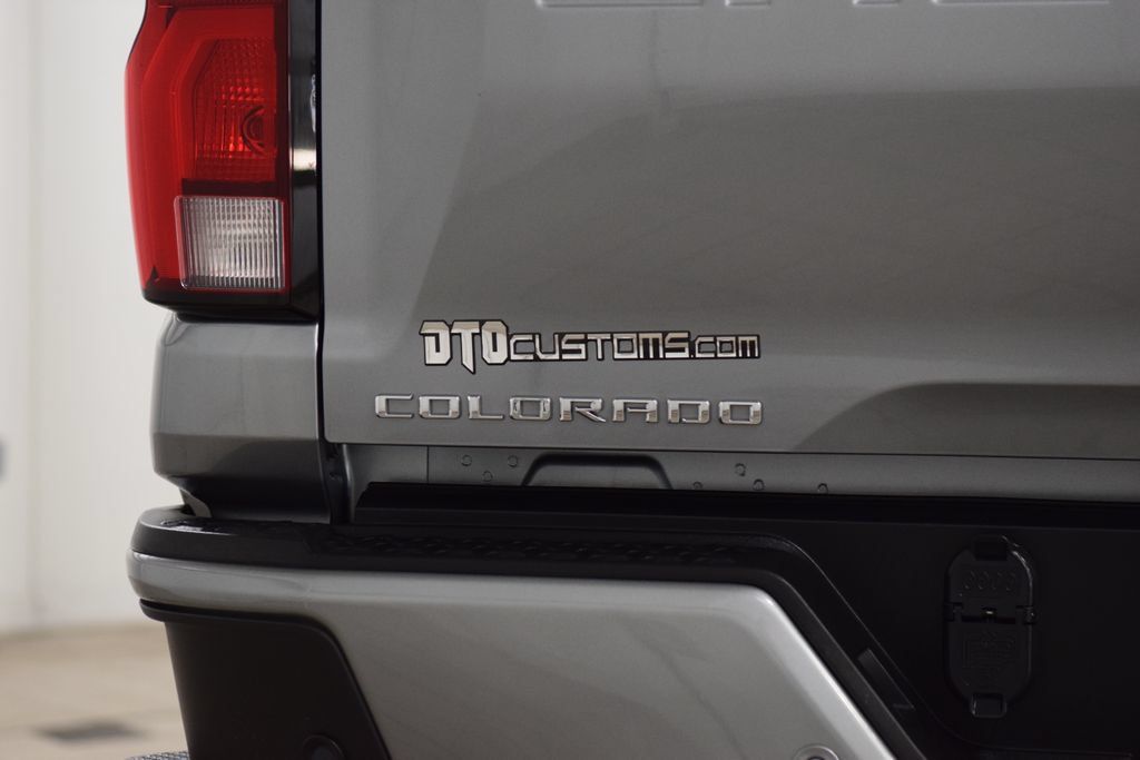 Used 2024 Chevrolet Colorado LT w/ LT Convenience Package III AWD/4WD image 23