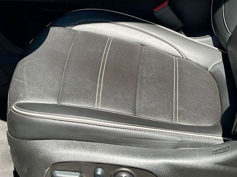 Used 2022 GMC Acadia Denali w/ Black Diamond Edition FWD image 20