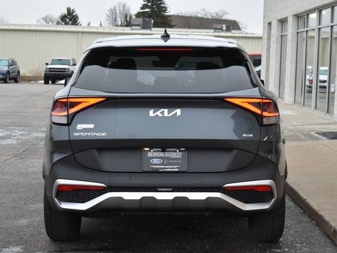 Used 2023 Kia Sportage LX image 5