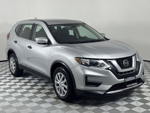Used 2018 Nissan Rogue S image 3