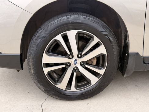 Used 2018 Subaru Outback 2.5i Limited AWD/4WD image 12