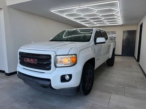 Used 2020 GMC Canyon SLE w/ Elevation Edition RWD image 2