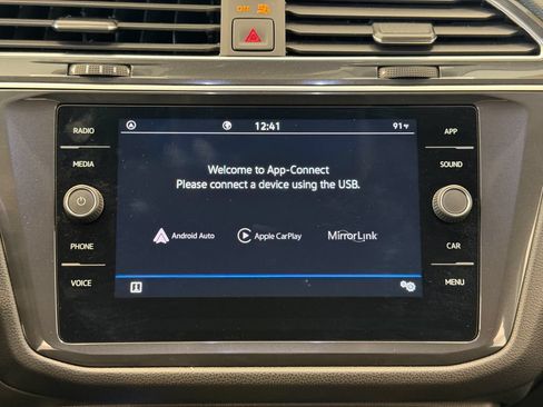 Used 2023 Volkswagen Tiguan SE FWD image 22
