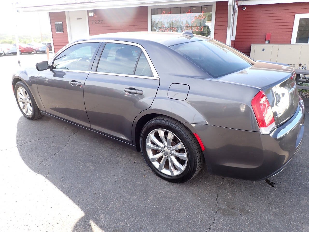 Used 2016 Chrysler 300 Limited w/ Driver Convenience Group AWD/4WD image 4