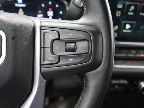 Used 2025 GMC Sierra 1500 SLT image 18