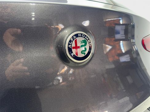 Used 2021 Alfa Romeo Stelvio Sprint w/ Nero Edizione image 21