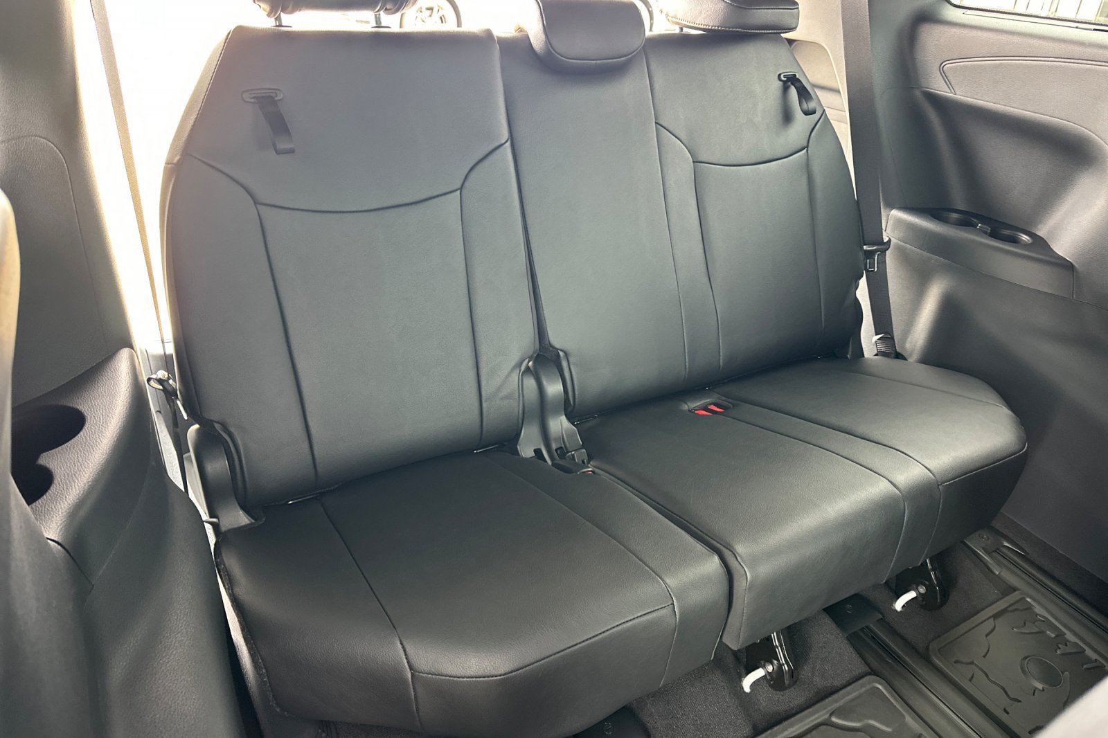 New 2026 Toyota Sienna XLE Woodland Edition AWD/4WD image 17