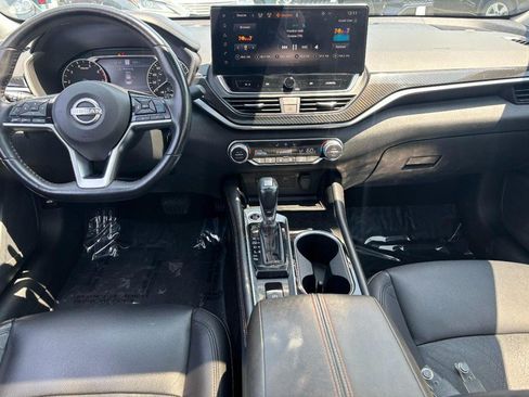 Used 2023 Nissan Altima 2.0 SR FWD image 11