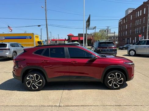 Used 2025 Chevrolet Trax RS w/ Driver Confidence Package FWD image 6