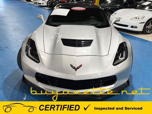 Used 2015 Chevrolet Corvette Z06 w/ 3LZ Preferred Equipment Group RWD image 4