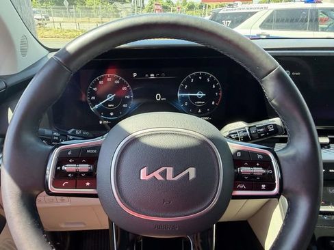 Used 2022 Kia Carnival SX Prestige FWD image 27